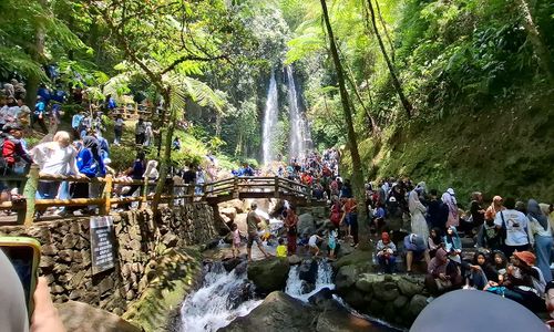 Libur Panjang, Wisata Air Terjun Jumog Karangayar Dibanjiri Wisatawan