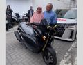 Sambut Harpelnas, Yamaha Antar NMax Turbo Pakai Mobil Mewah ke Rumah Konsumen