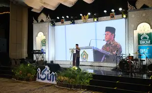 Kemenag Bahas Revitalisasi KUA dalam Simposium Masjid Inovatif di Solo