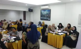 Go Digital, 25 Perempuan Pelaku UMKM Solo Dilatih Bikin Konten & Belajar Desain