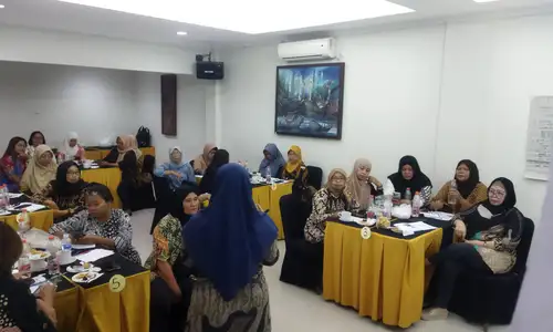 Go Digital, 25 Perempuan Pelaku UMKM Solo Dilatih Bikin Konten & Belajar Desain