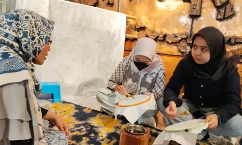 Curhatan Perajin Batik Kota Lunpia: Motif Semarangan Belum Disukai Anak Muda