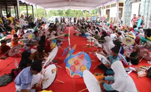 Ratusan Anak Ikuti Lomba Lukis Payung Bertema 2 Warisan Budaya Klaten