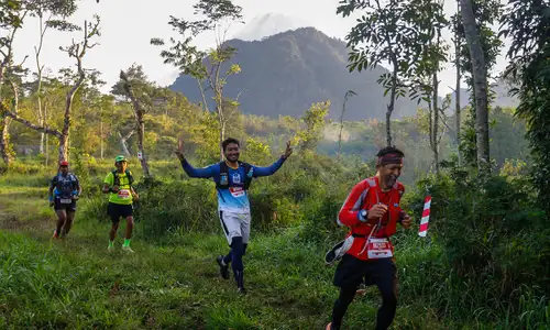 Ribuan Pelari Ikuti UGM Trail Run 2024 Lintasi Perbukitan Lereng Gunung Merapi