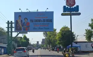 Camat Colomadu Kebanjiran Permohonan Izin Pasang Baliho Terima Kasih Jokowi