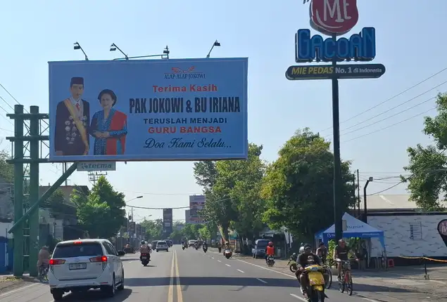 Camat Colomadu Kebanjiran Permohonan Izin Pasang Baliho Terima Kasih Jokowi