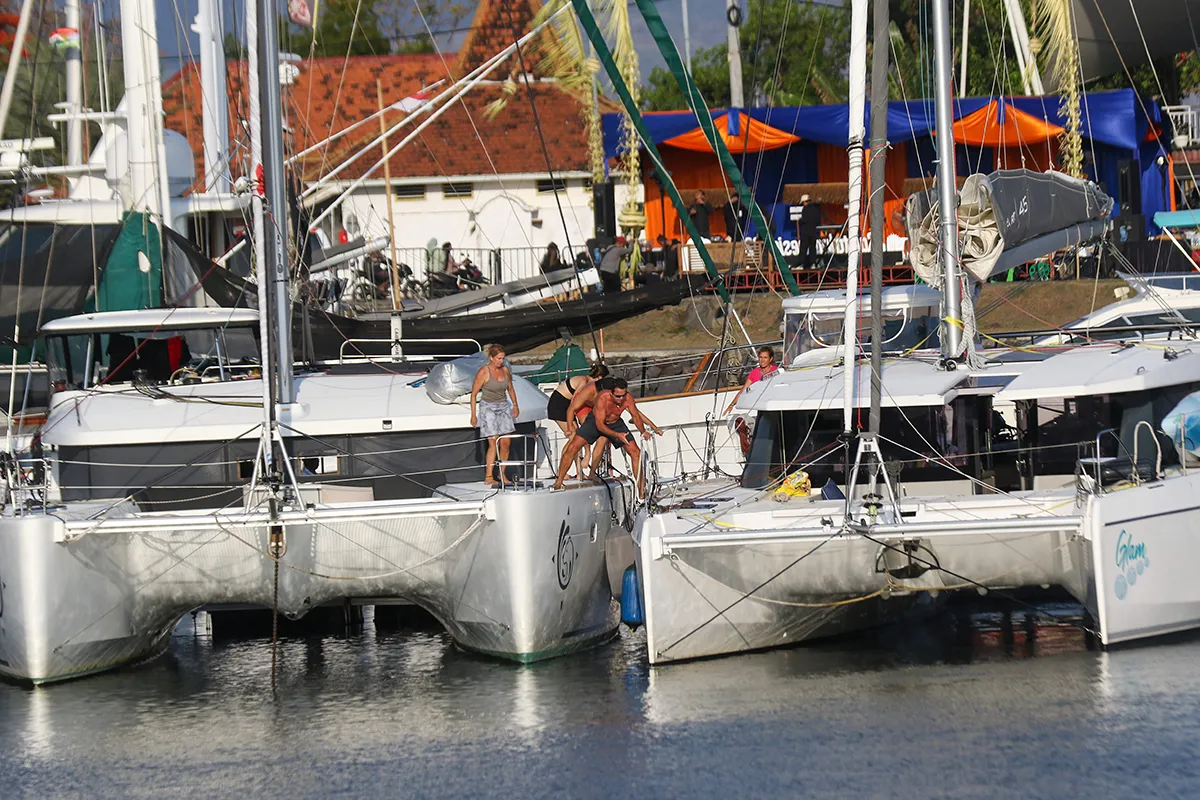 Gemuruh Ombak dan Harmoni Gandrung: Banyuwangi Sambut Armada Yacht Internasional 'Sail to Indonesia 2025' dengan Kehangatan Budaya dan Pesona Alam