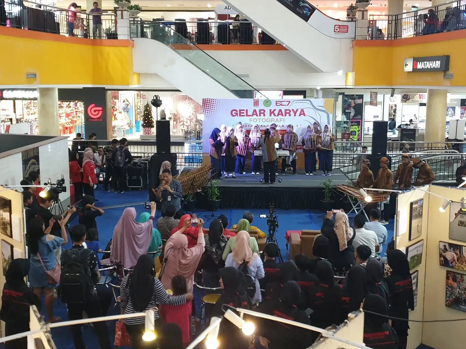 Menyambut 2 Dekade Solo Grand Mall, Banyak Performance Meriah di Atrium Utama!