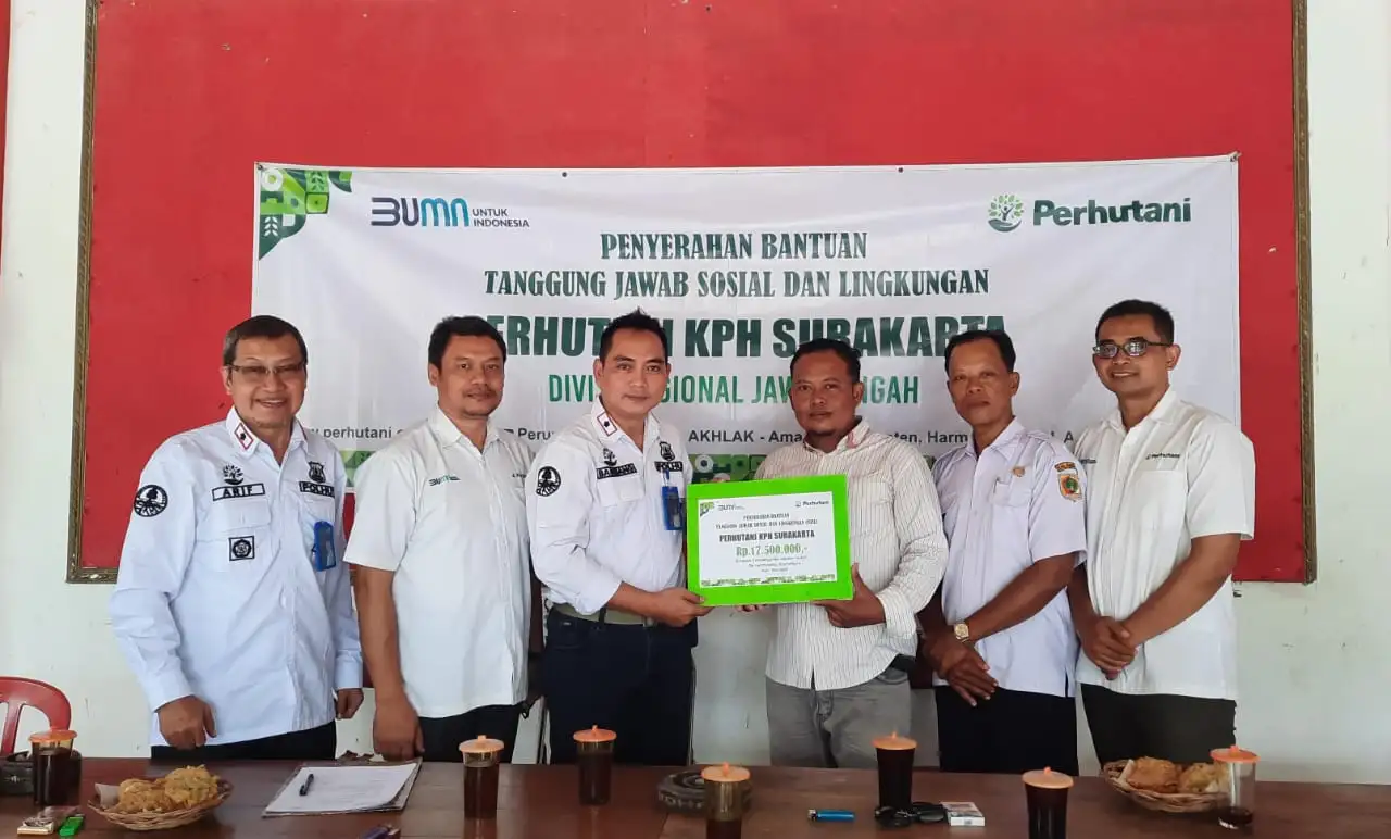 Perhutani KPH Surakarta Bantu Jamban Sehat untuk 5 Warga Kismantoro Wonogiri