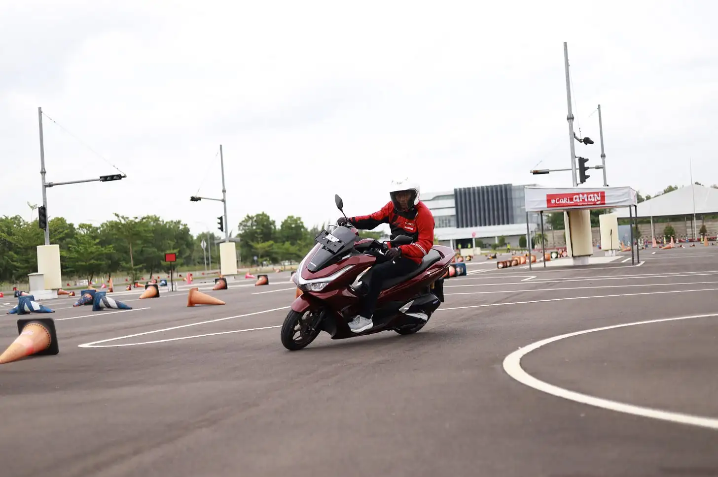 New Honda PCX160 Semakin Berkelas dengan Kecanggihan Menyeluruh