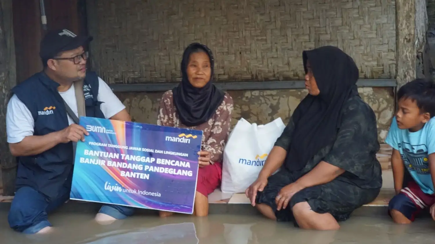 Bank Mandiri Tanggap Bencana, Salurkan Bantuan bagi Korban Banjir Jabar & Banten