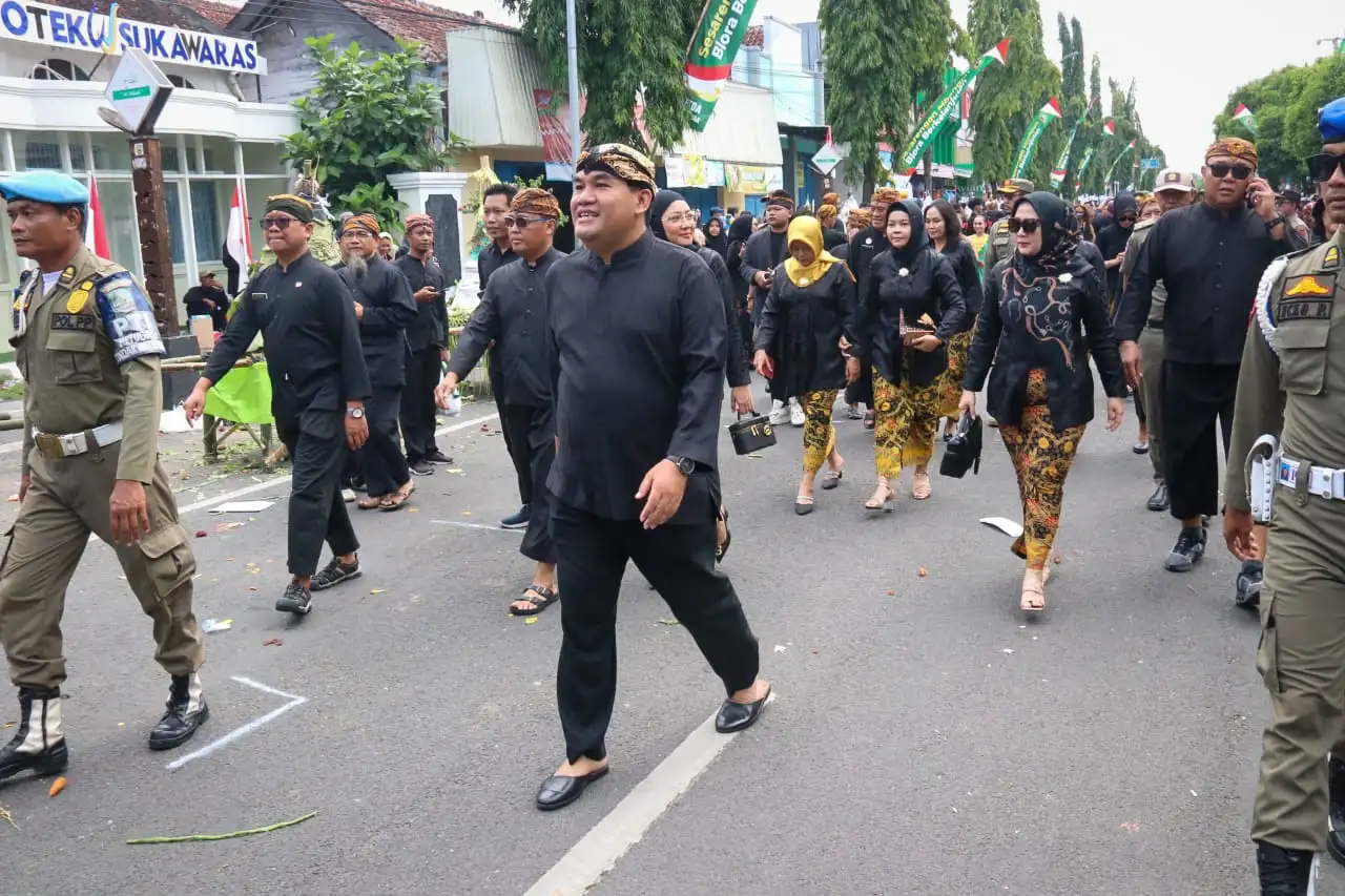 Wujud Syukur, Ribuan Warga Antusias Hadiri Grebeg Gunungan HUT ke-275 Blora