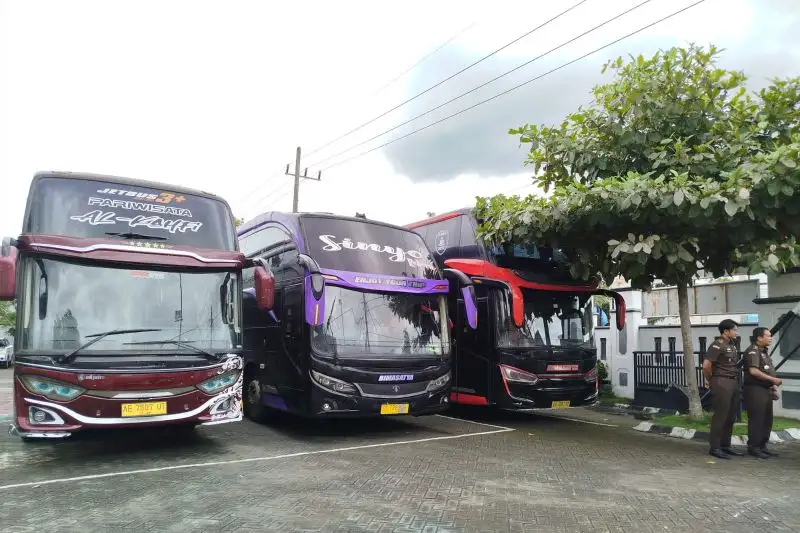 Korupsi Dana BOS SMK 2 PGRI Ponorogo, Jaksa Sita 3 Bus Pariwisata Milik Sekolah