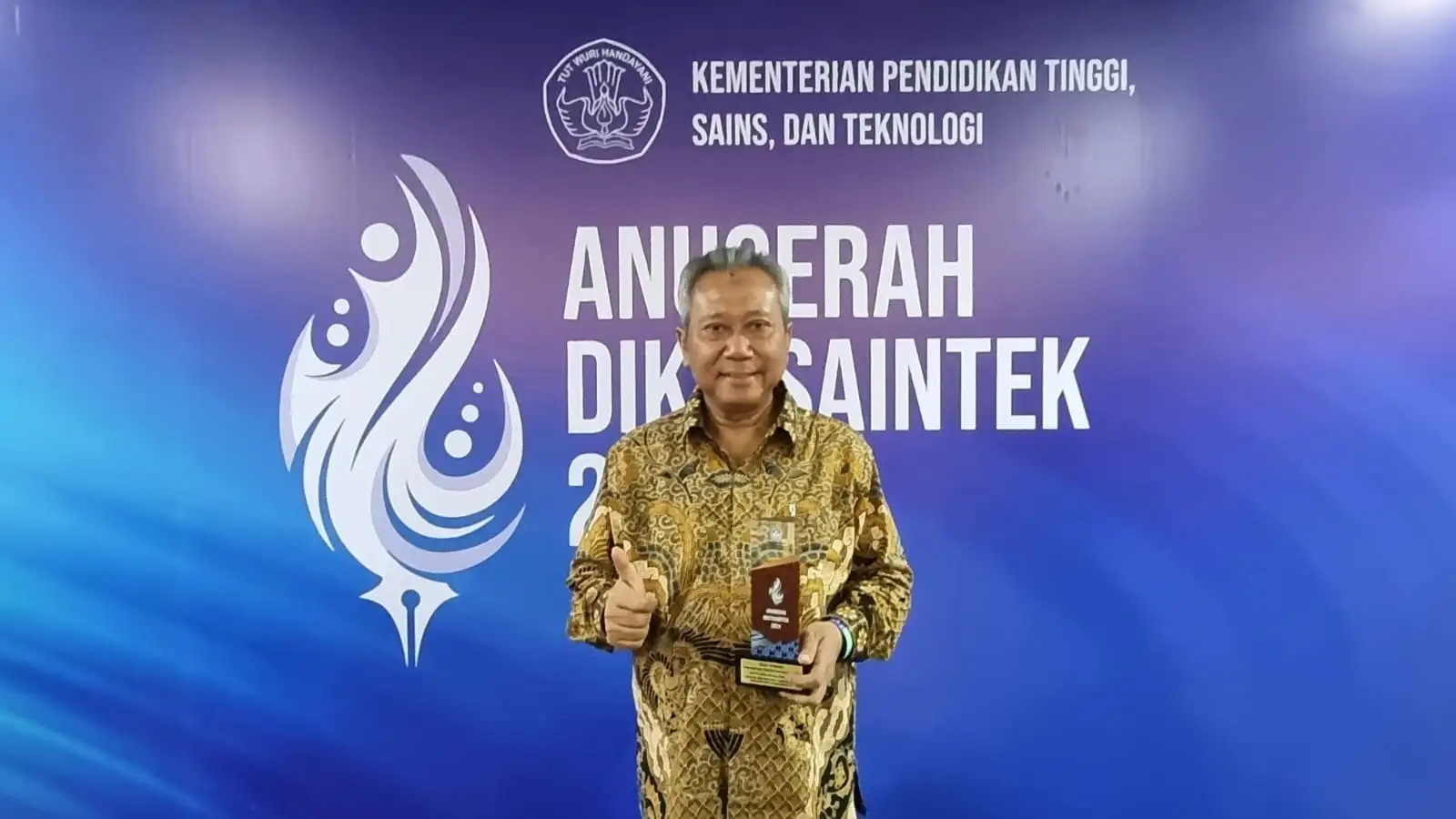 UMS Raih 2 Gold Winner Anugerah Diktisaintek 2024