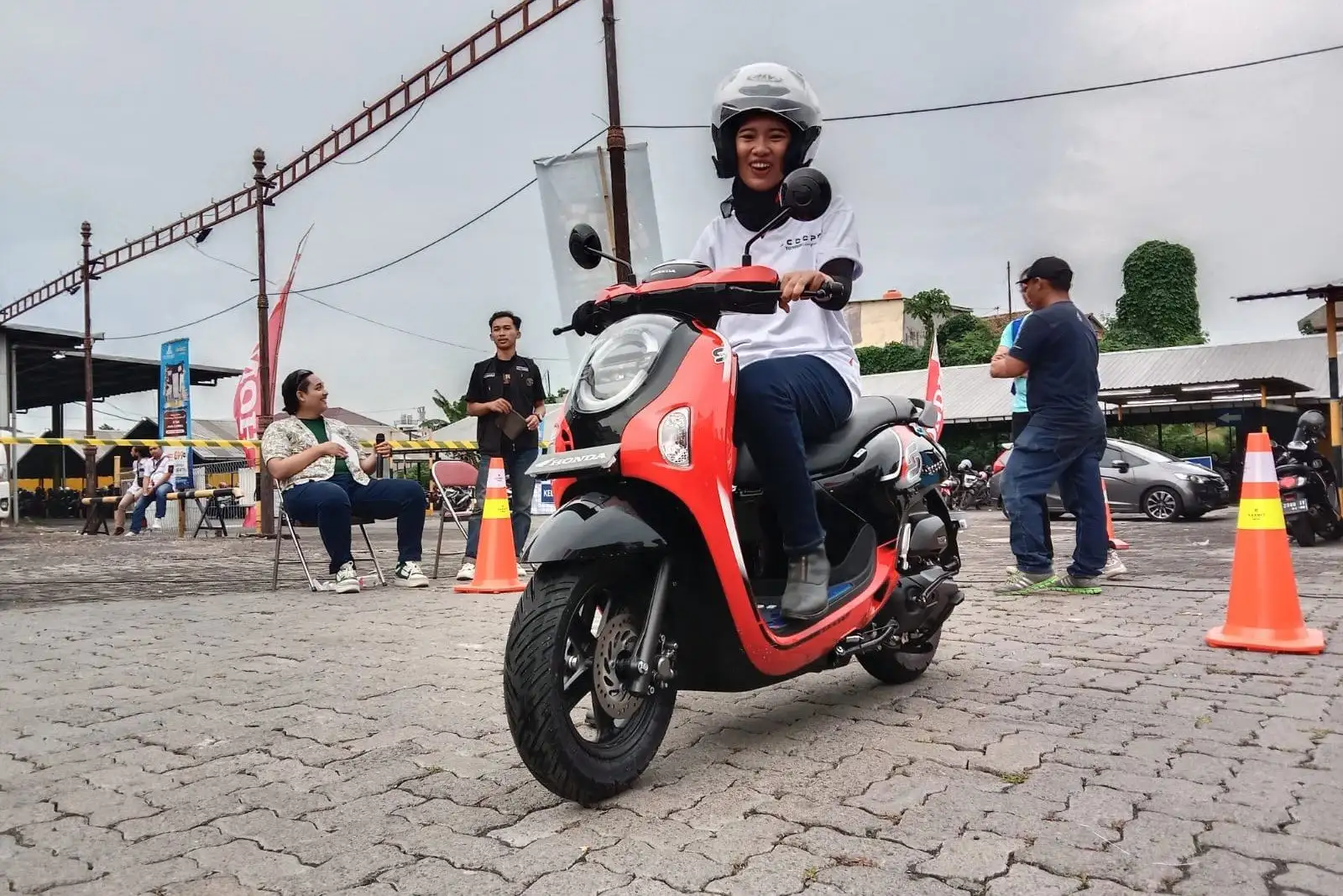 Semakin Stylish, Ini yang Istimewa di New Honda Scoopy Generasi Terbaru