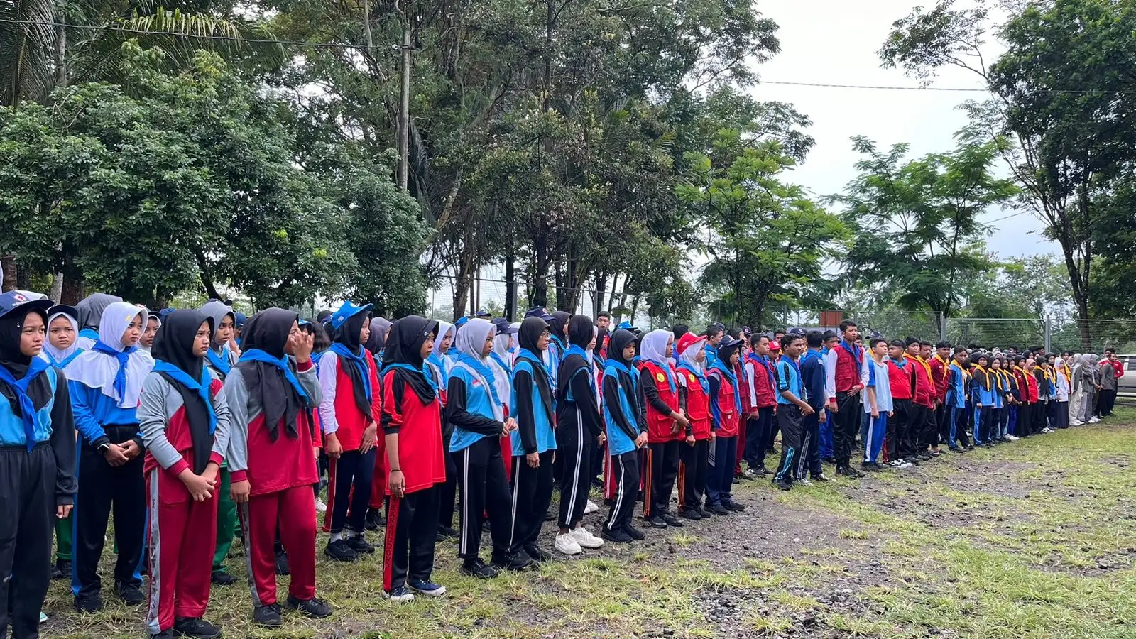 Ratusan Anggota PMR Klaten Ikuti Latihan Gabungan di Kepurun Manisrenggo