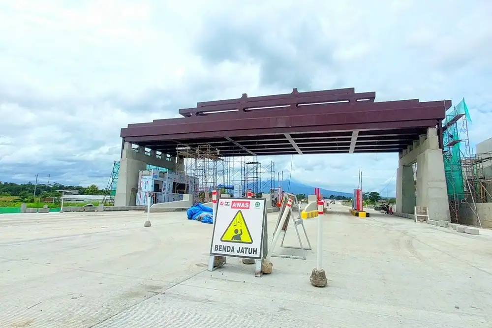 Hari Pertama Dibuka Fungsional, Tol Klaten-Prambanan Ramai Dilewati Kendaraan