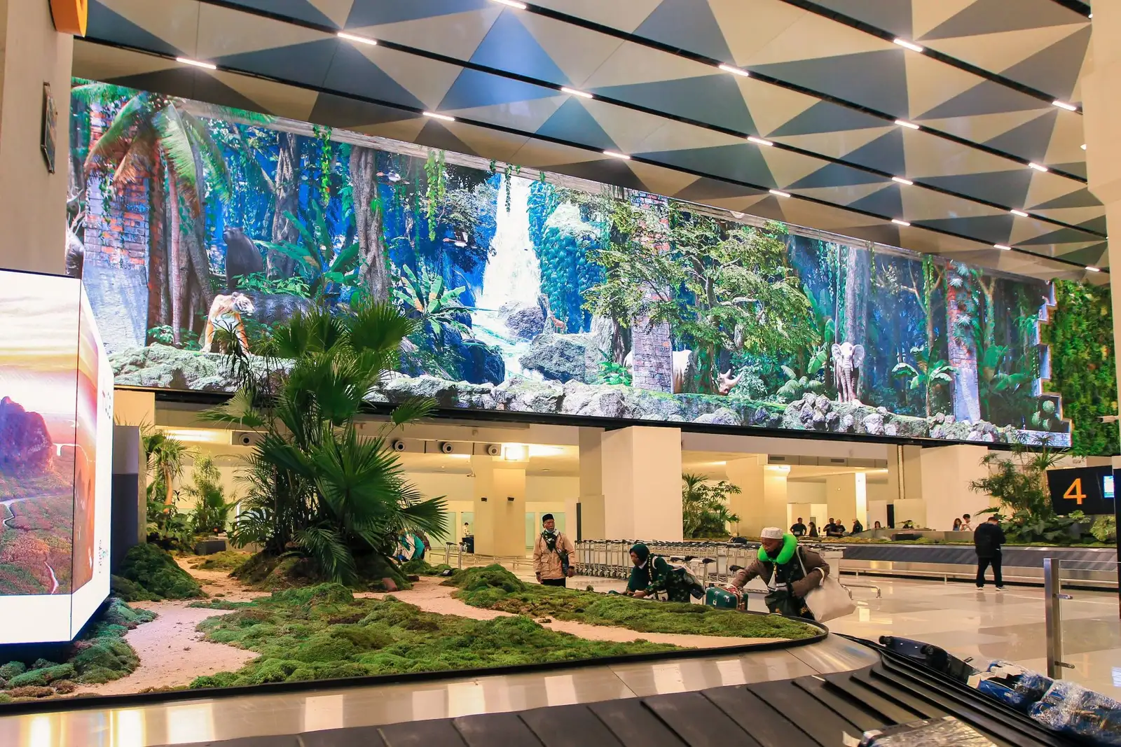 Sambut Libur Nataru, InJourney Transformasi Bandara Soetta dan Ngurah Rai