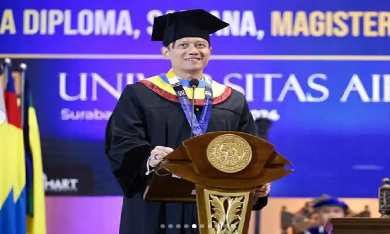 Selamat! Lulus Program Doktor, AHY Wisudawan Terbaik Unair