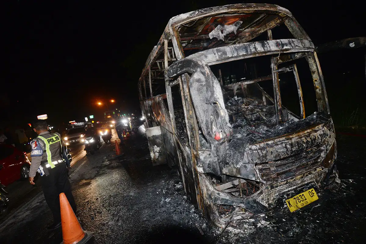 Diduga Alami Engine Runaway, Ini Kronologi Bus Terbakar di Pakis Klaten