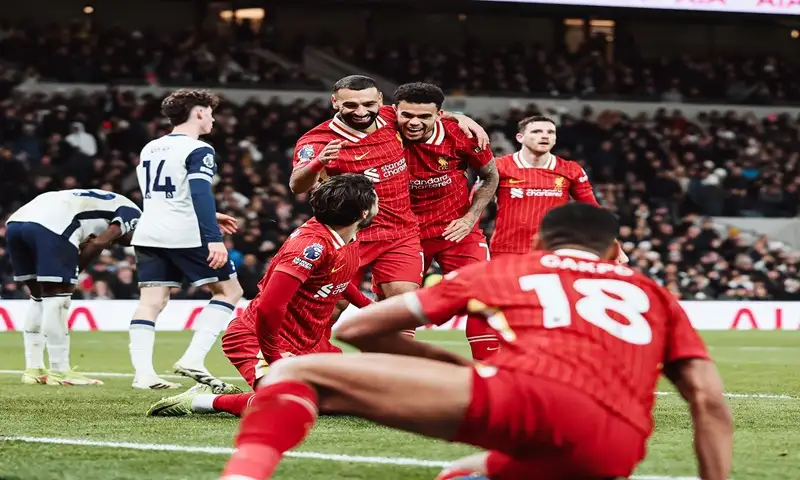 Liverpool Hancurkan Tottenham 6-3, Mohamed Salah Jadi Top Skor Liga Inggris