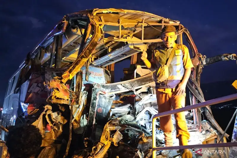 4 Orang Meninggal dalam Laka di Tol Pandaan-Malang, Polisi Lakukan Penyelidikan