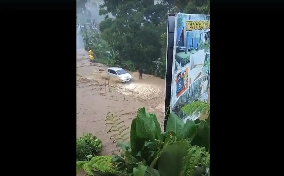 Video Banjir Bandang Terjang Ngargoyoso Karanganyar Viral, Ini Lokasinya