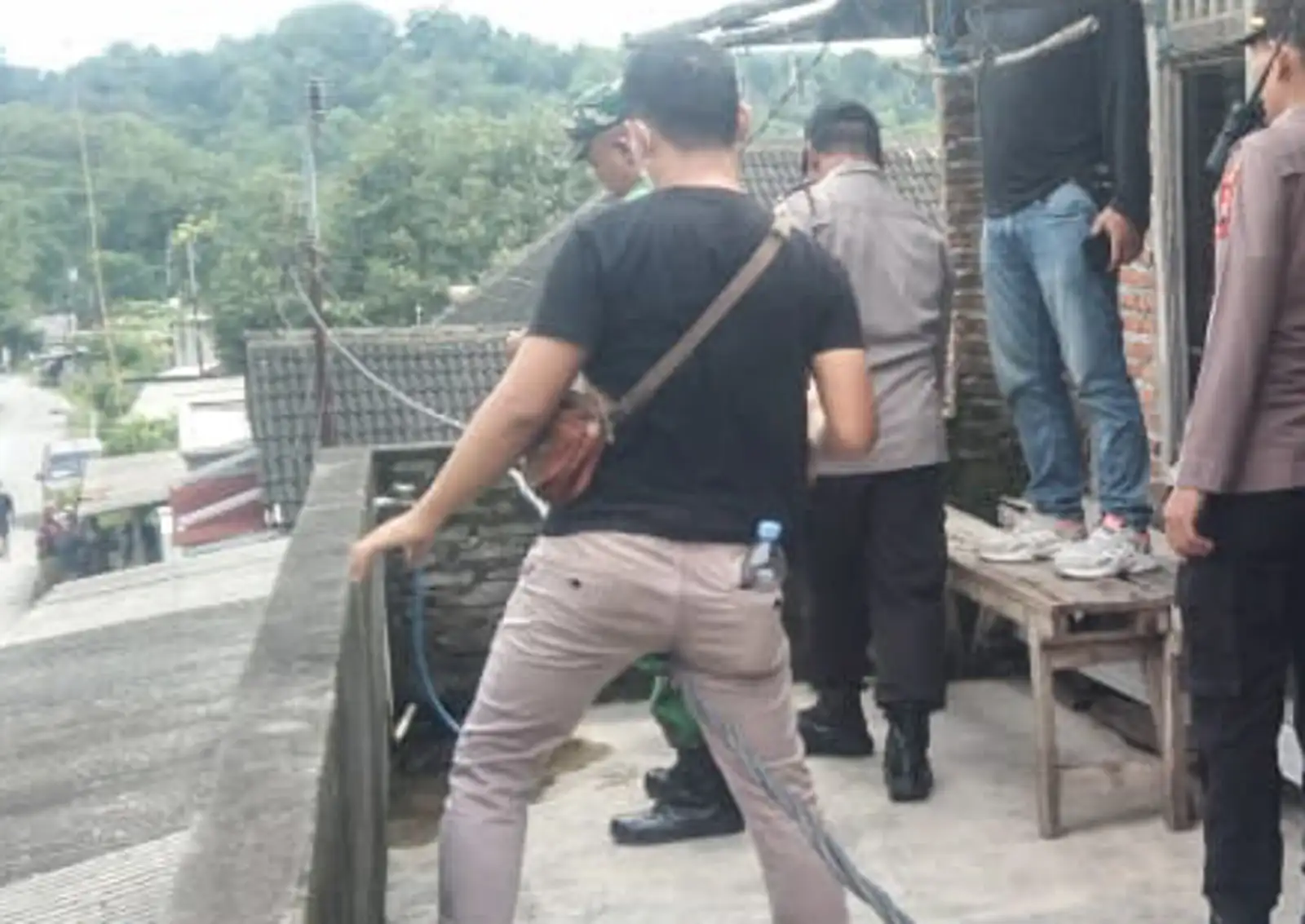 Remaja Gilirejo Sragen Tersetrum dan Meninggal saat Main di Balkon Rumah Teman