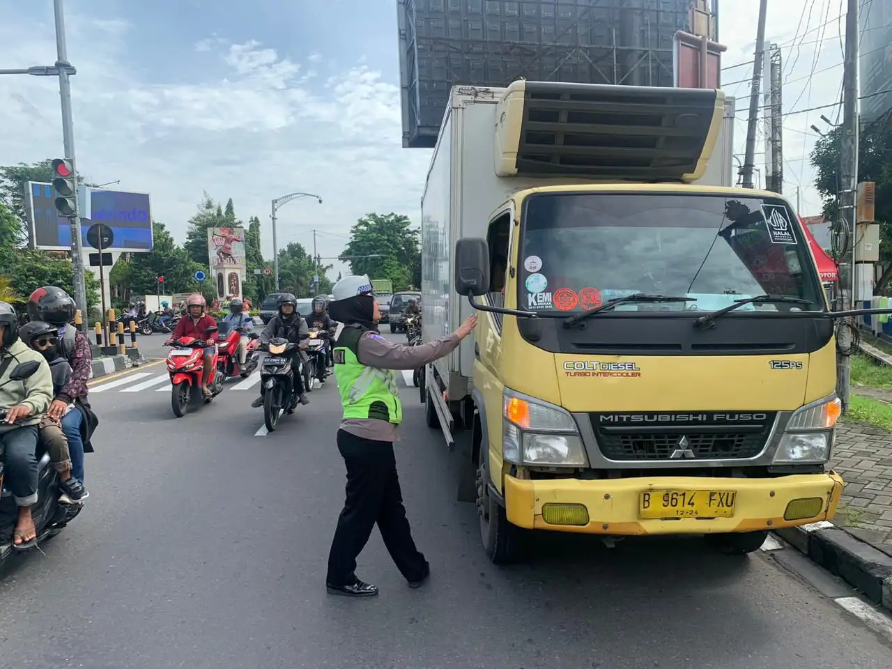 Polresta Solo Larang Warga Pakai Mobil Bak Terbuka untuk Liburan, Ada Sanksinya