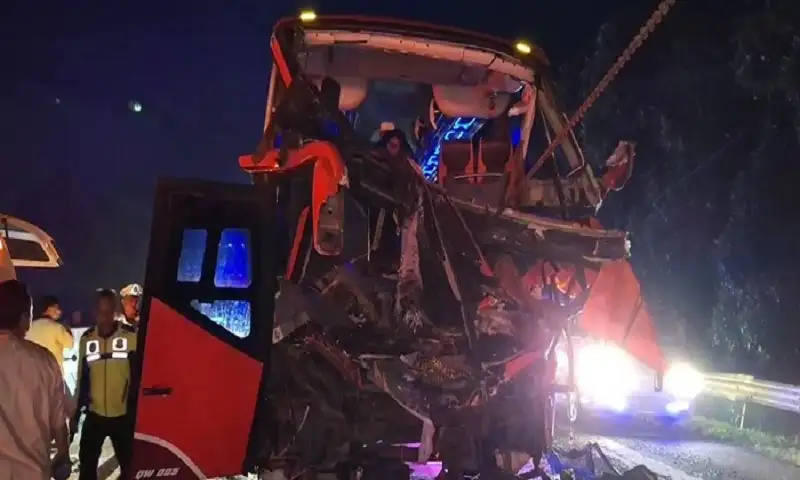 Kronologi Bus Rombongan Peziarah Kecelakaan di Tol Cipularang KM 80