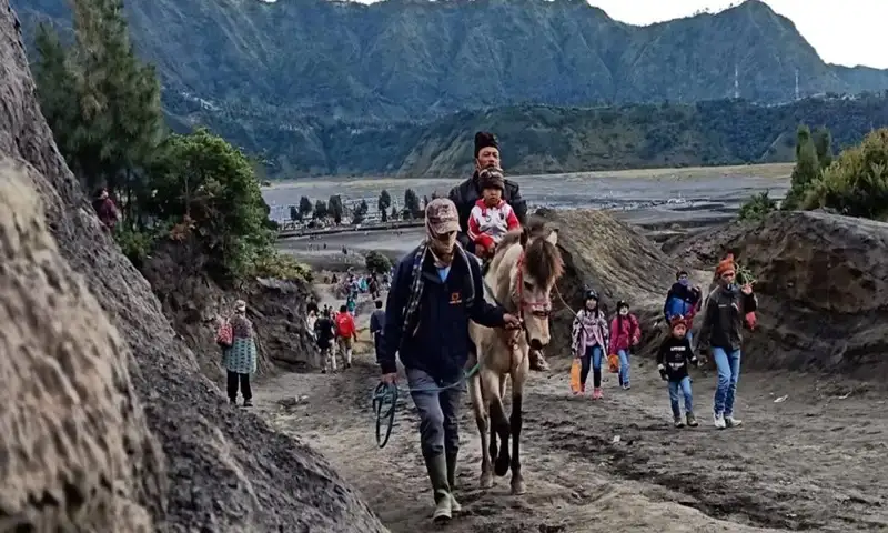 Akses Wisata Gunung Bromo Ditutup Selama Ritual Wulan Kapitu, Catat Tanggalnya!