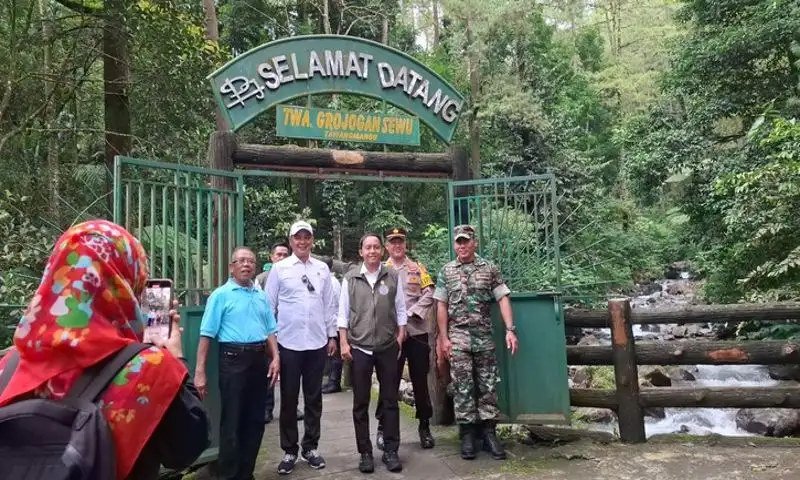 Kunjungi TWA Grojogan Sewu Karanganyar, Ini Pesan Menhut