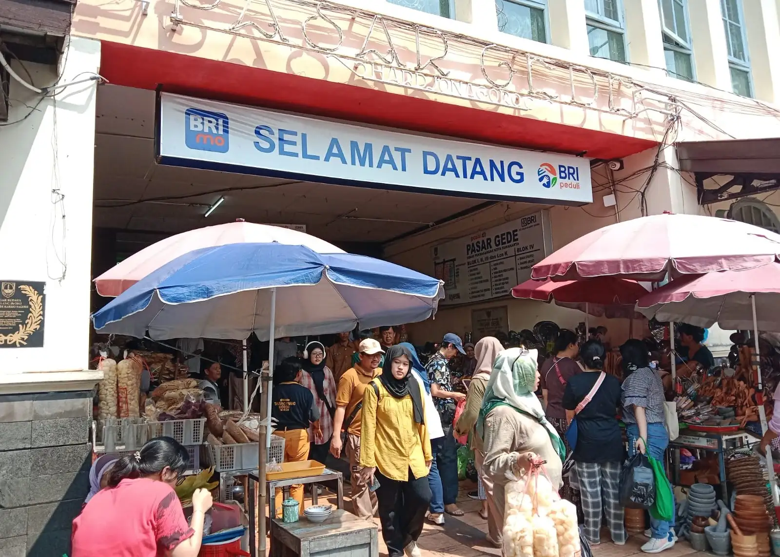 Libur Nataru, Wisatawan Serbu Beragam Kuliner Khas di Pasar Gede Solo