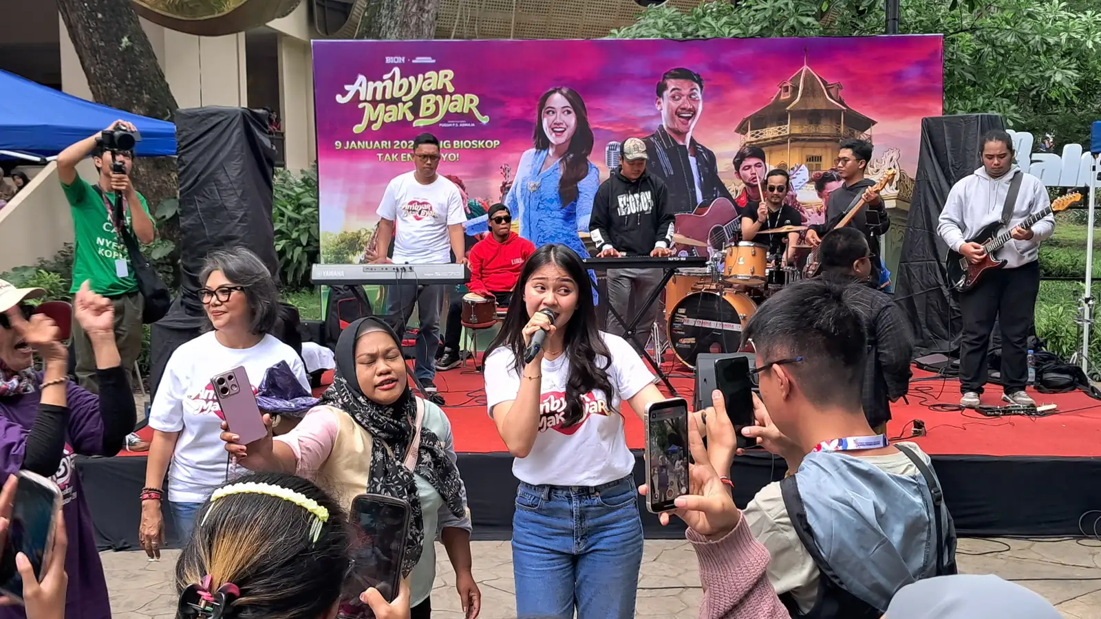 Syuting di Keraton Solo, Kru Film Ambyar Mak Byar Lakukan Ritual Khusus