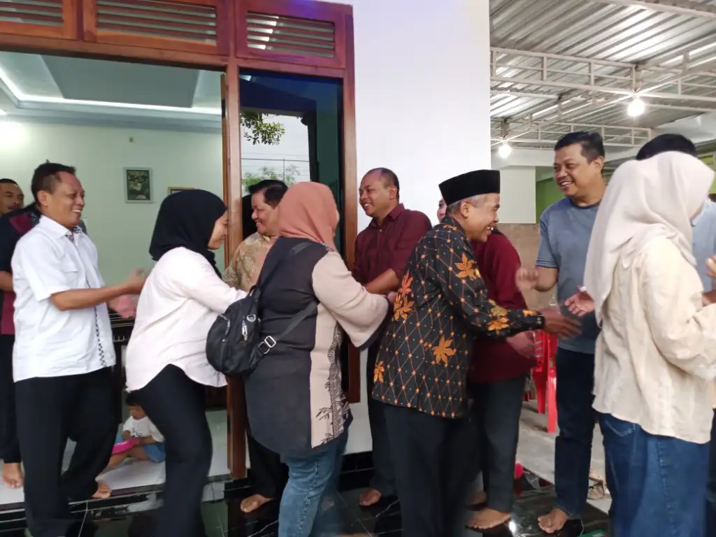 Seperti Lebaran, Warga Dusun Tugu di Semarang Gelar Open House Sambut Tahun Baru