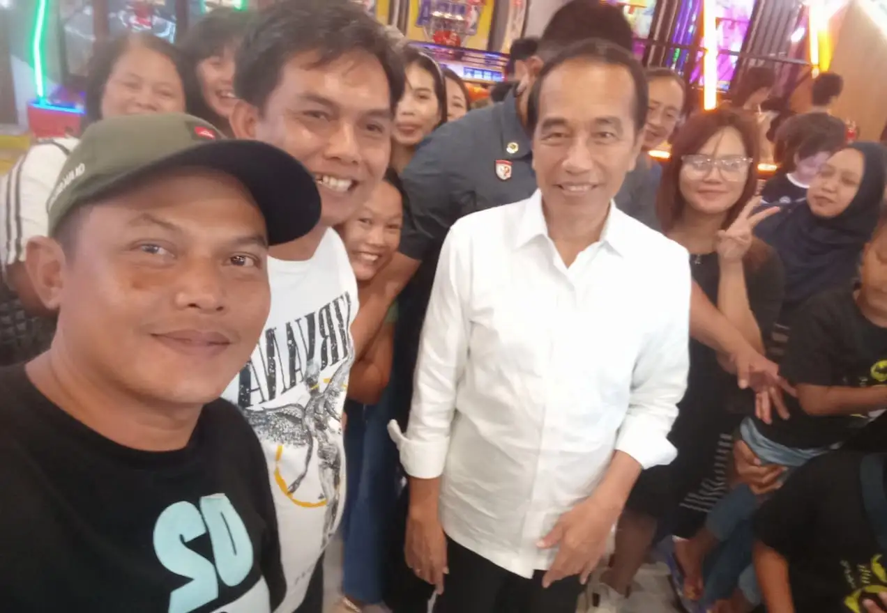 Libur Tahun Baru 2025, Jokowi Temani Jan Ethes Dolan ke Solo Paragon Mall