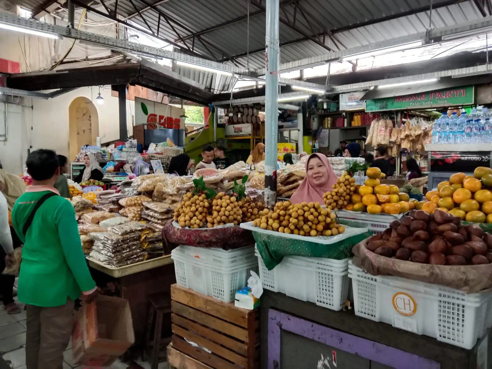 Liburan, Wisatawan di Pasar Gede Solo Rata-rata Belanja Oleh-oleh Rp300.000