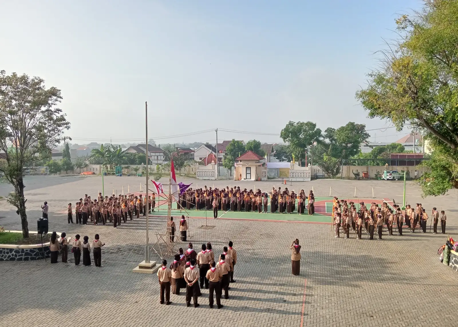 Membentuk Karakter Unggul, Siswa Kelas VII SMP Negeri 20 Solo Ikuti Persami