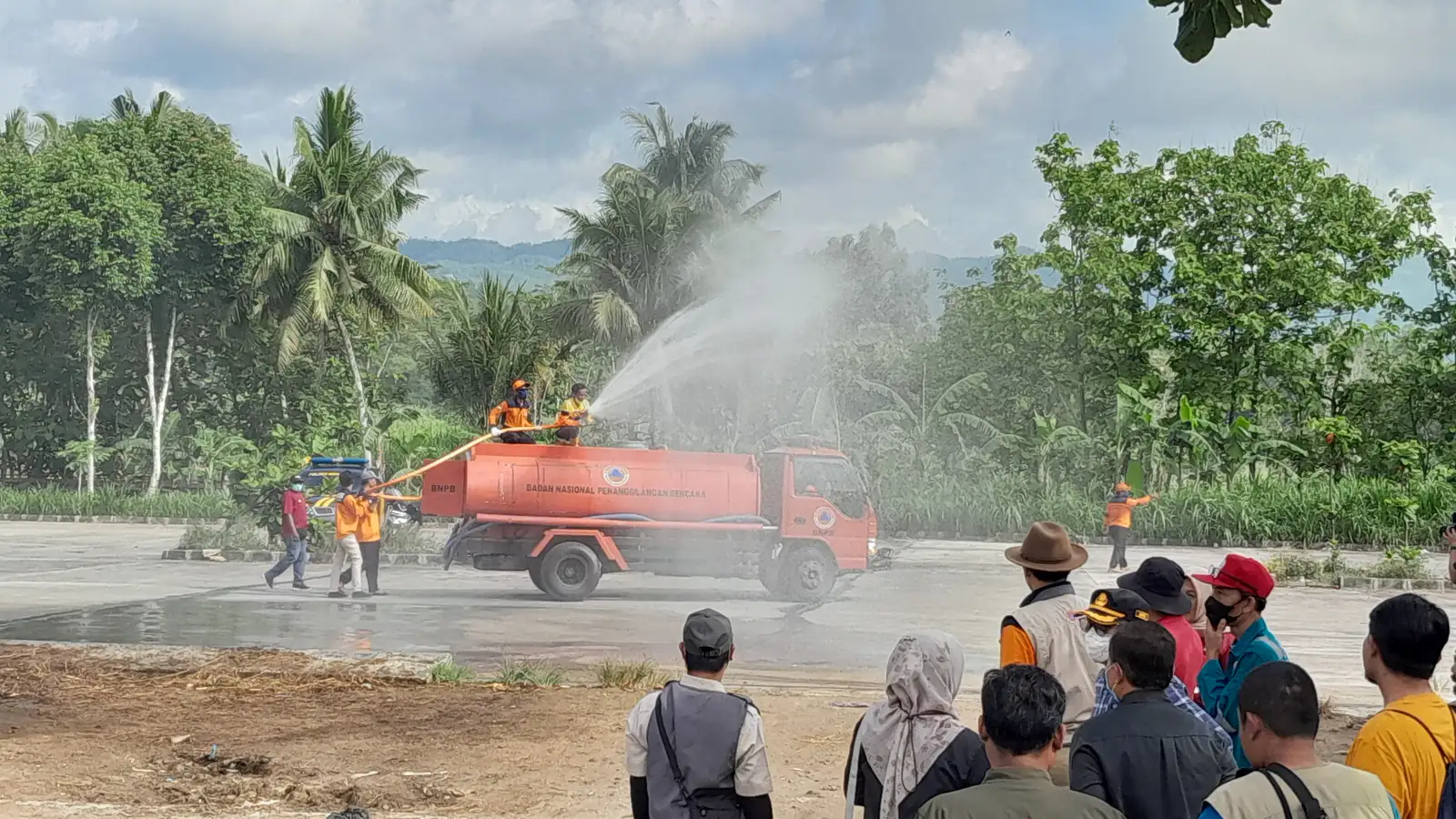 Cegah PMK Mengganas, Pemkab Wonogiri Semprot Disinfektan di 17 Pasar Hewan