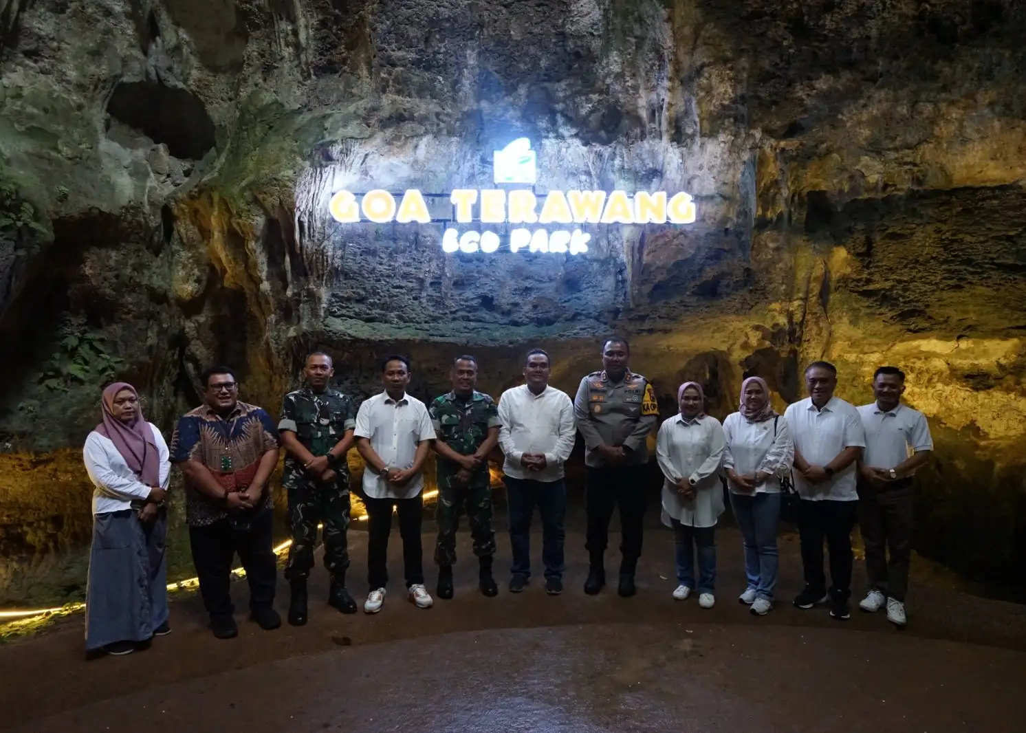 Istimewa! DPA APBD Blora 2025 Diserahkan di Wisata Alam Gua Terawang Ecopark