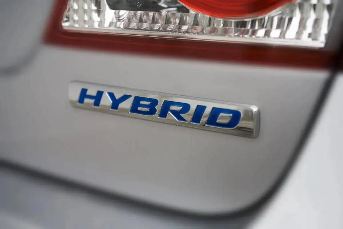 Wow, Penjualan Mobil Hybrid Kalahkan Mobil Listrik
