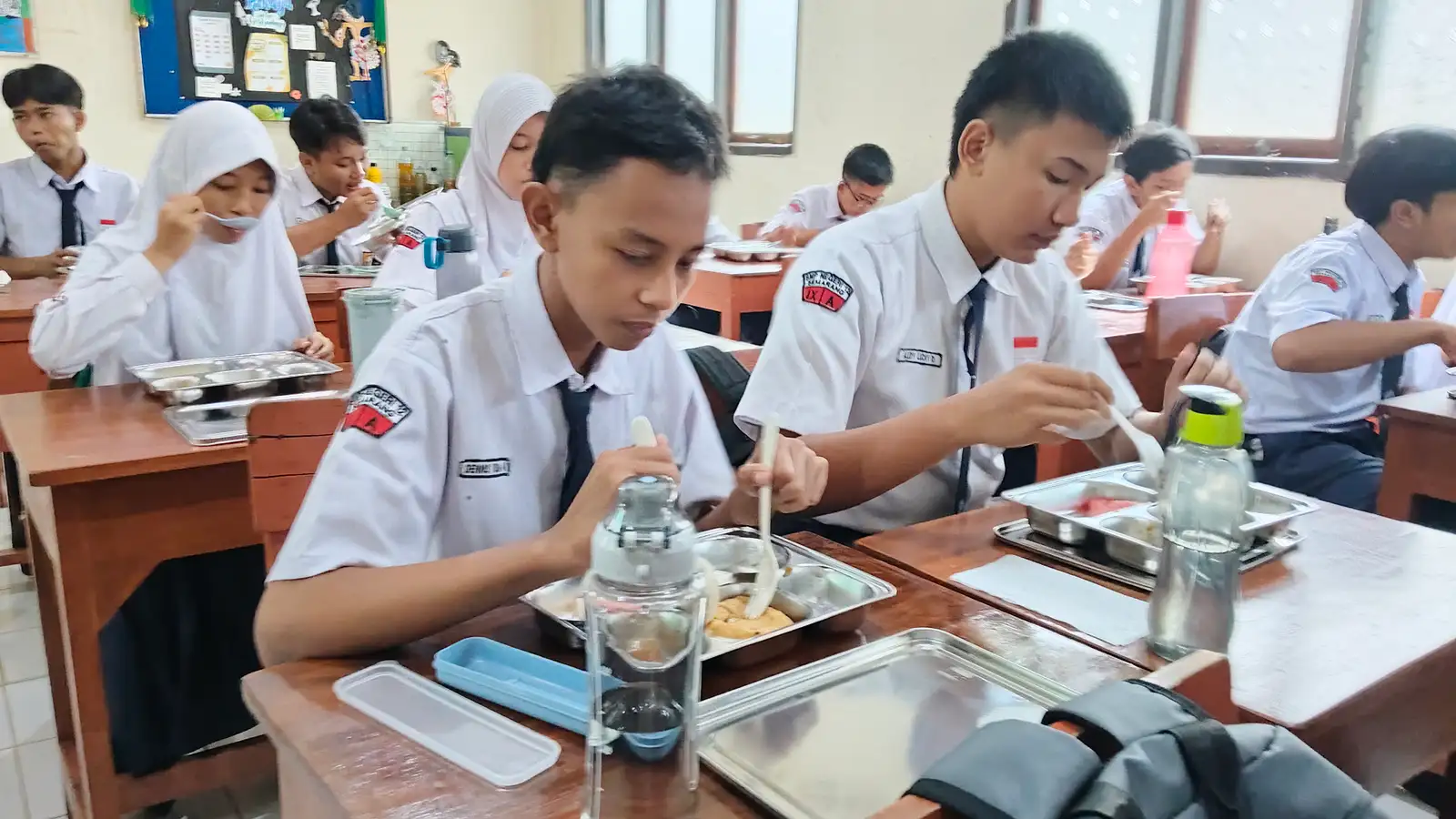 Hari Perdana Program Makan Bergizi Gratis di Kota Semarang, 2.679 Porsi Dibagi