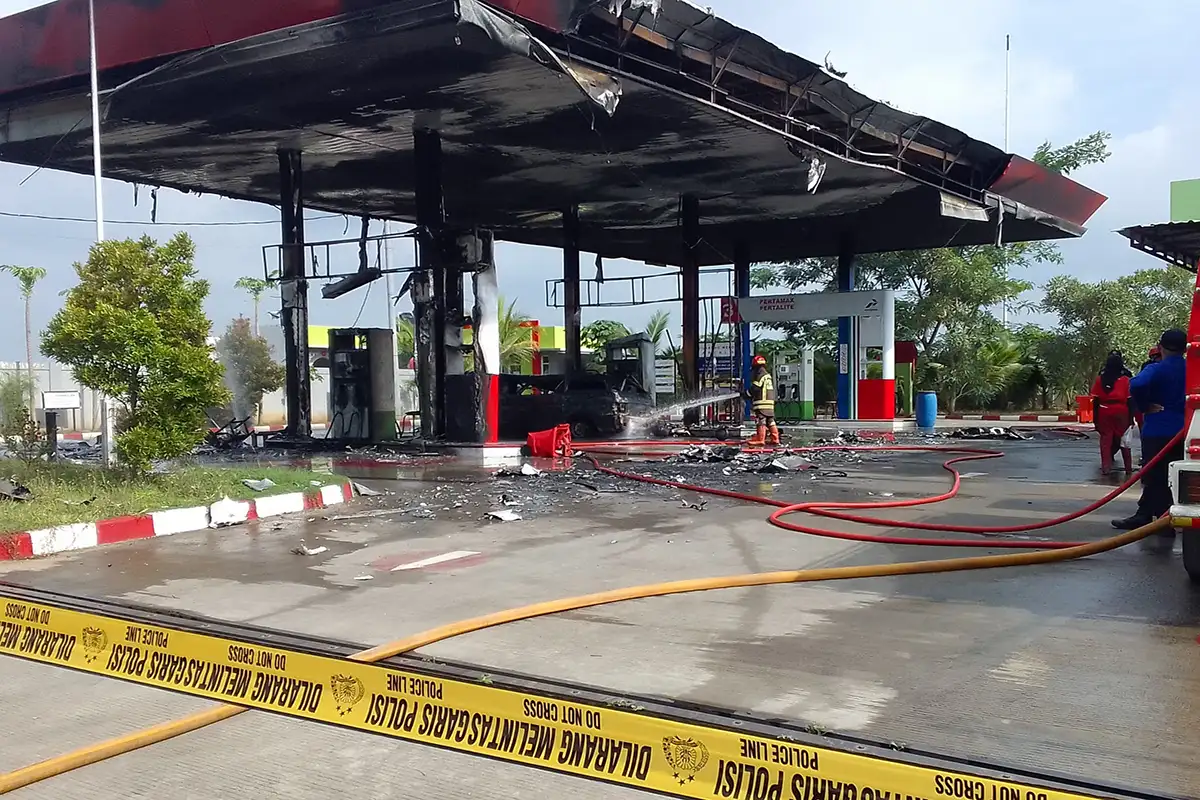 Kebakaran di SPBU Cuplik Sukoharjo, 1 Mobil dan 2 Mesin Dispenser Hangus