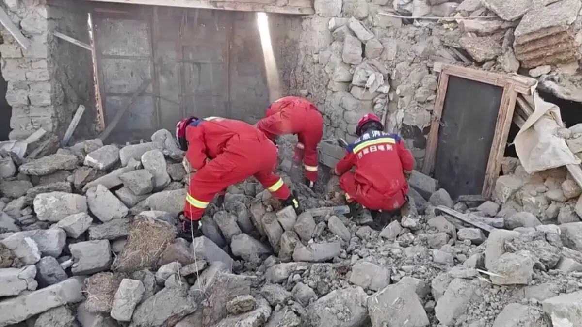 Korban Meninggal Gempa Tibet Capai 126 Orang