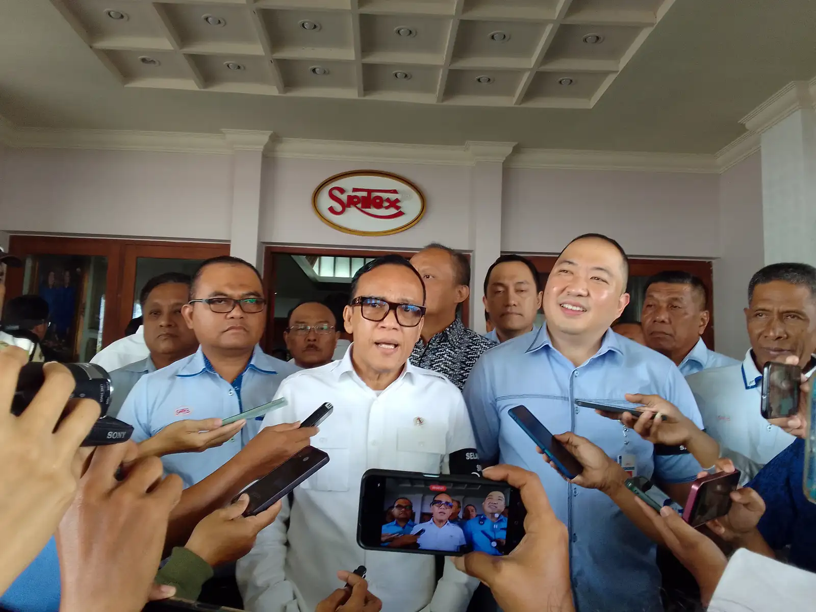 Kurator Batal Hadiri Mediasi dengan Sritex, Begini Respons Wamenaker Immanuel