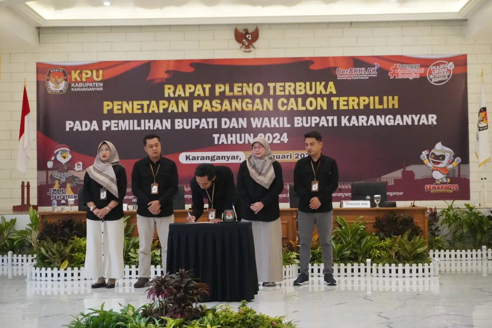 KPU: Pelantikan Rober-Adhe Sebagai Bupati dan Wabup Terpilih Tunggu Pemerintah