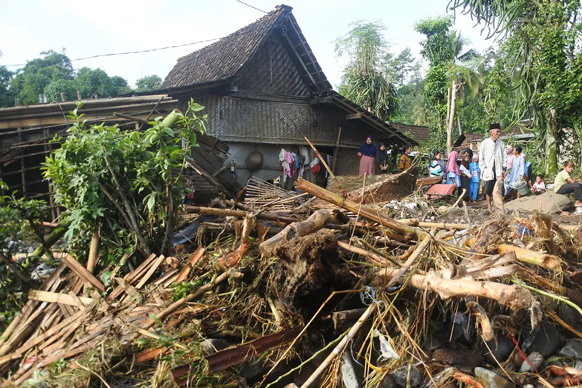 Banjir Bandang Terjang Bondowoso, Belasan Rumah Warga Rusak