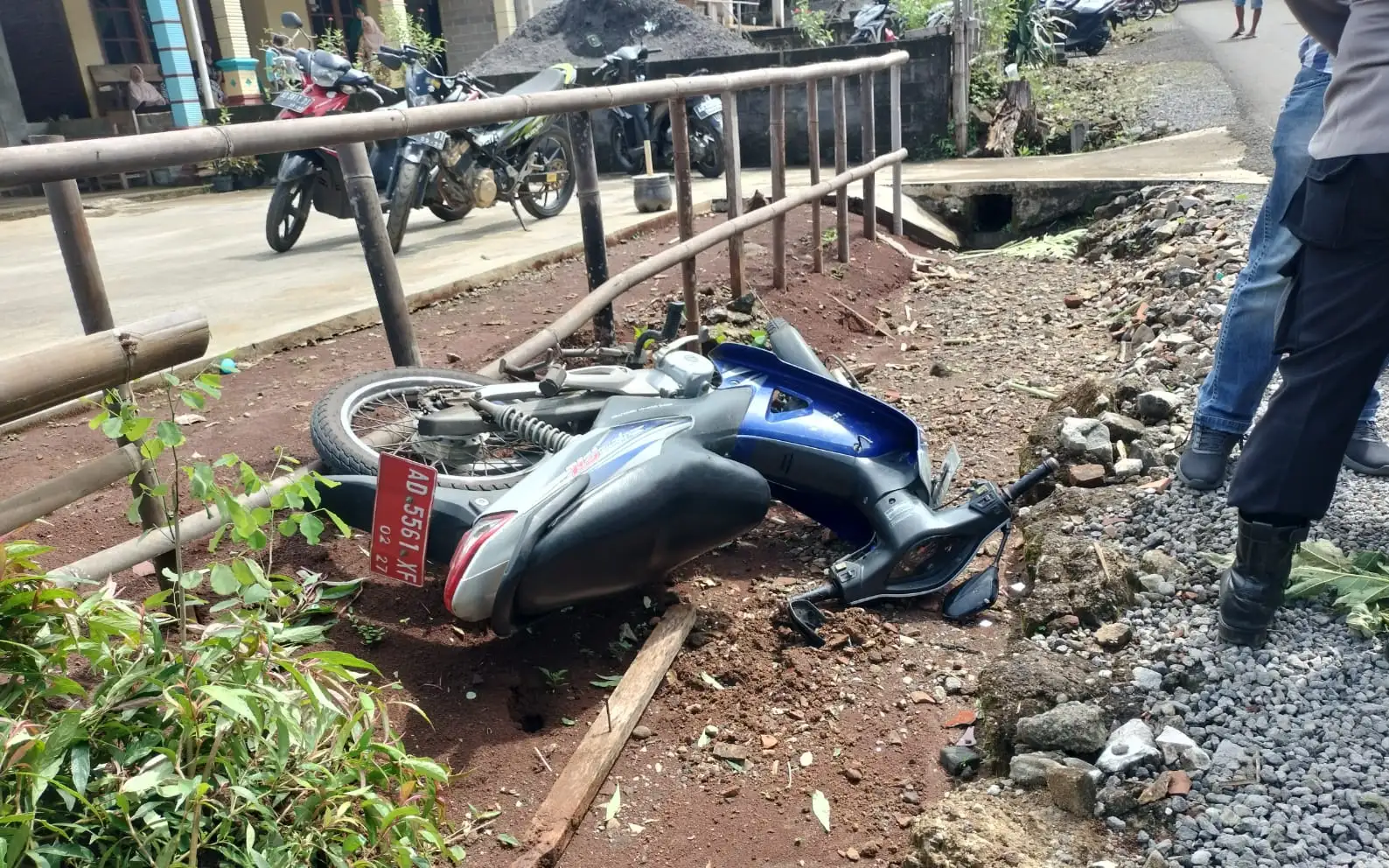 Pengendara Motor asal Sukoharjo Meninggal Tertimpa Pohon Tumbang di Wonogiri