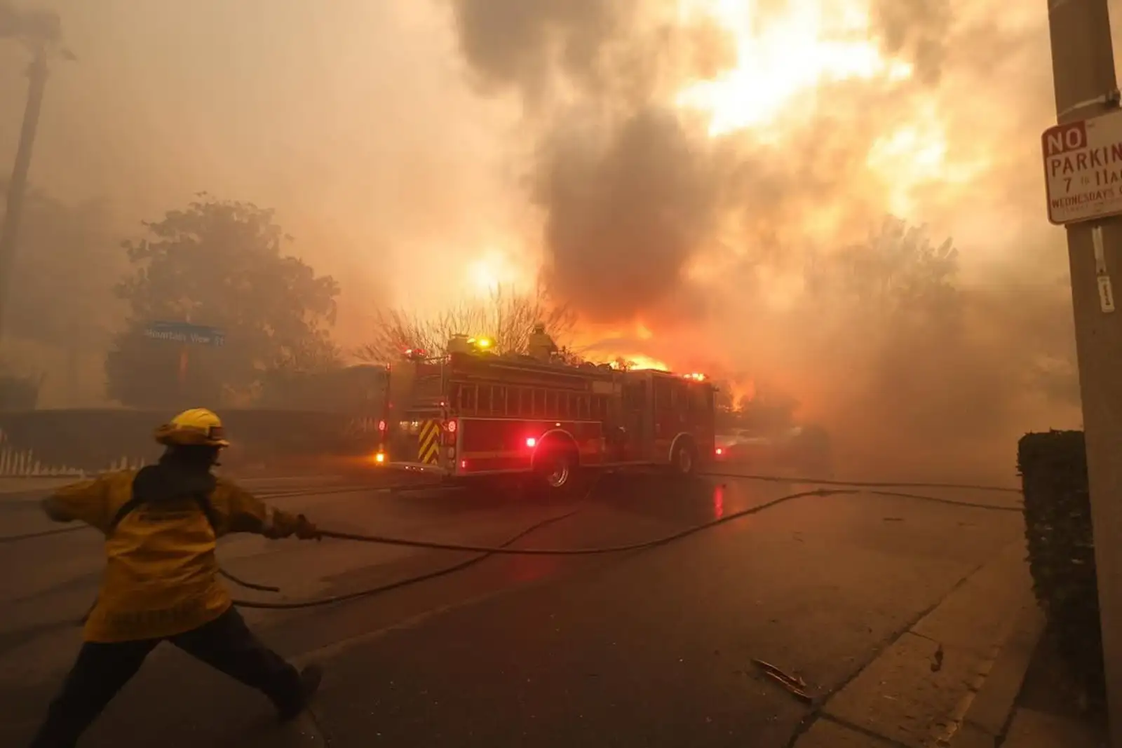Api Dahsyat Kebakaran Los Angeles Sulit Ditaklukkan, Ini Sebabnya