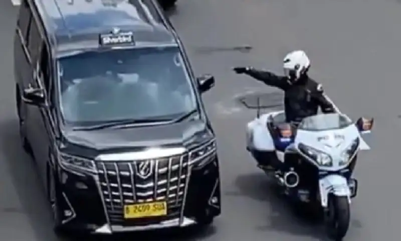 Viral Insiden Mobil Dinas RI 36, Mayor Teddy: Sudah Kami Tegur